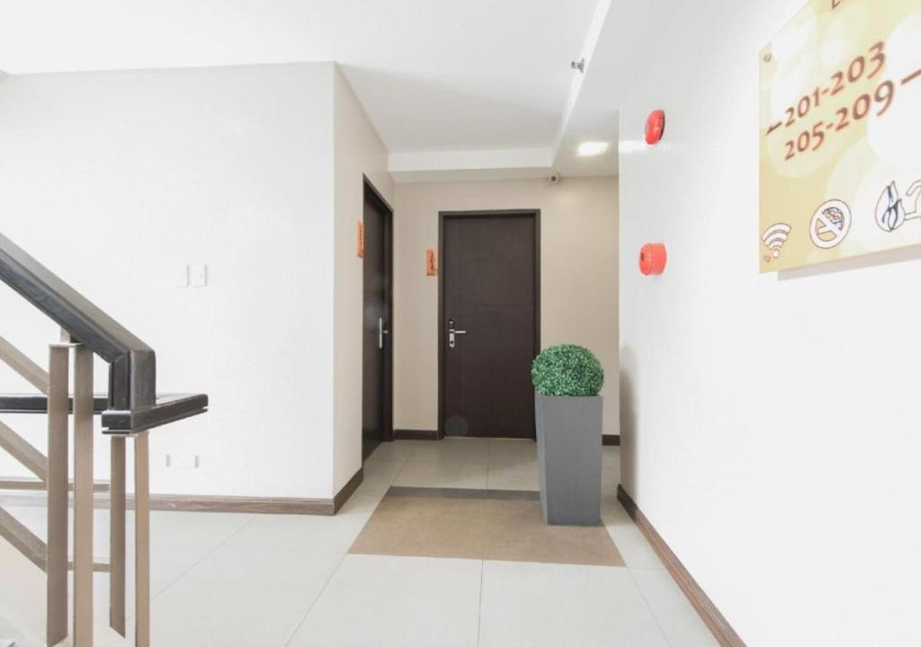 Makati Boutique Hotel Near Naia Airport Terminal 3 Edsa Pasay Cbd Макати Экстерьер фото