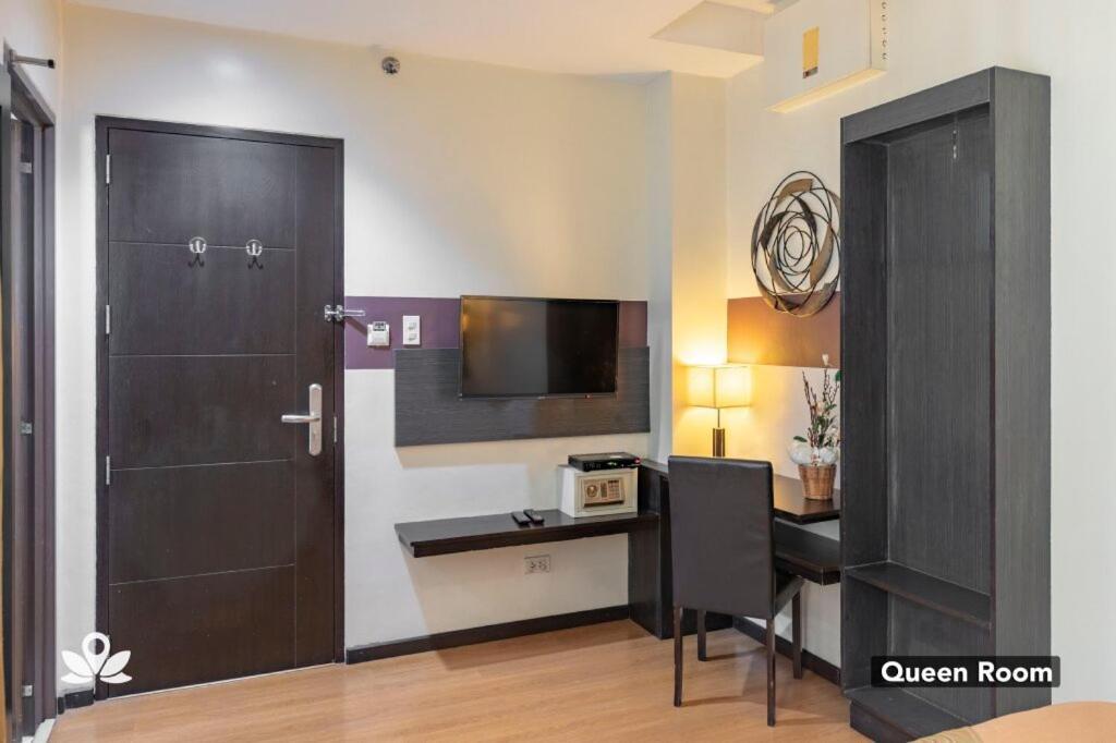 Makati Boutique Hotel Near Naia Airport Terminal 3 Edsa Pasay Cbd Макати Экстерьер фото