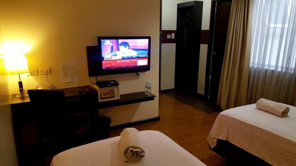 Makati Boutique Hotel Near Naia Airport Terminal 3 Edsa Pasay Cbd Макати Экстерьер фото
